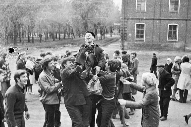 Взгляд в прошлое. Проводы в армию 1974 г.
Узнали место?