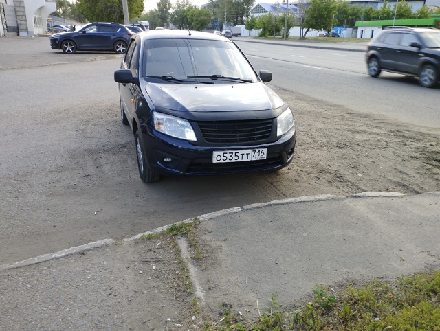 Габаритные огни забыли выключить.