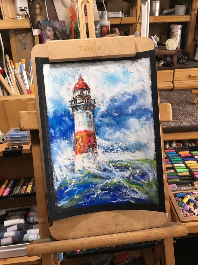 Пальцем на телефоне рисовал , кроме маяка , спасибо бол?...