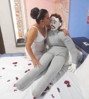 Женщина, которая вышла замуж за Марселя, рассказывает, ...