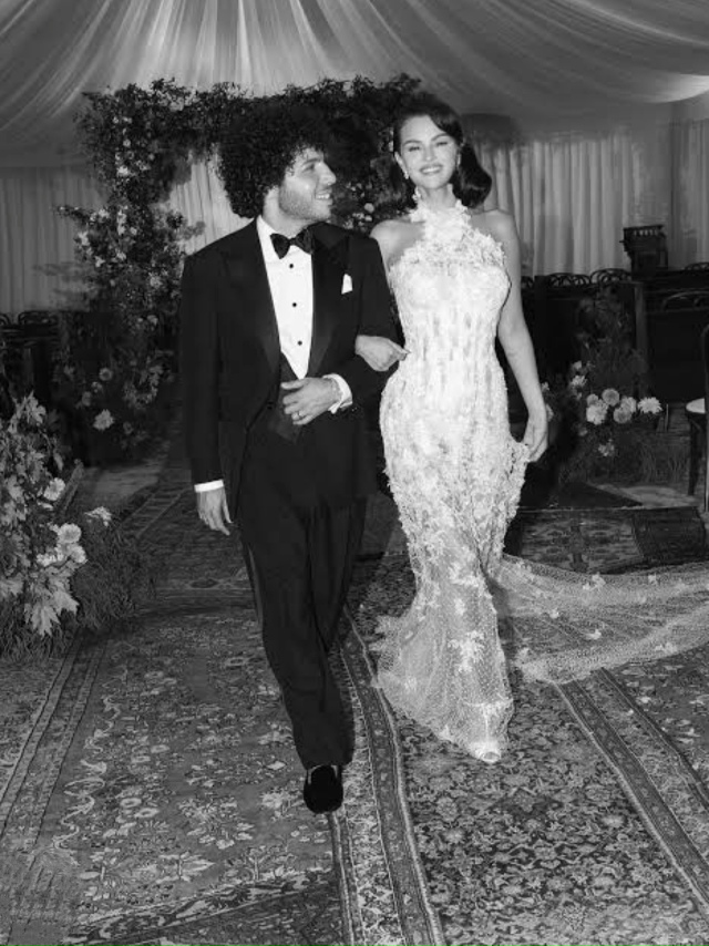 27.09.2025 певица Селена Гомес вышла замуж 💎💍
«Влюбленны...