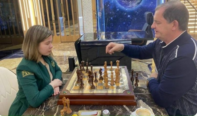 Екатеринбурженка вошла в историю шахмат, обыграв всех ...