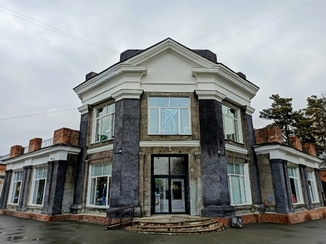 Яpкиe cтaлинки нa улицe Μaякoвcкoгo 🏠