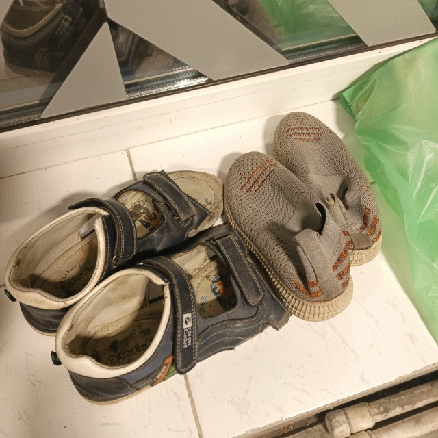 Около магазина пятёрочка по ул гогиберидзе 31 нашли обу...