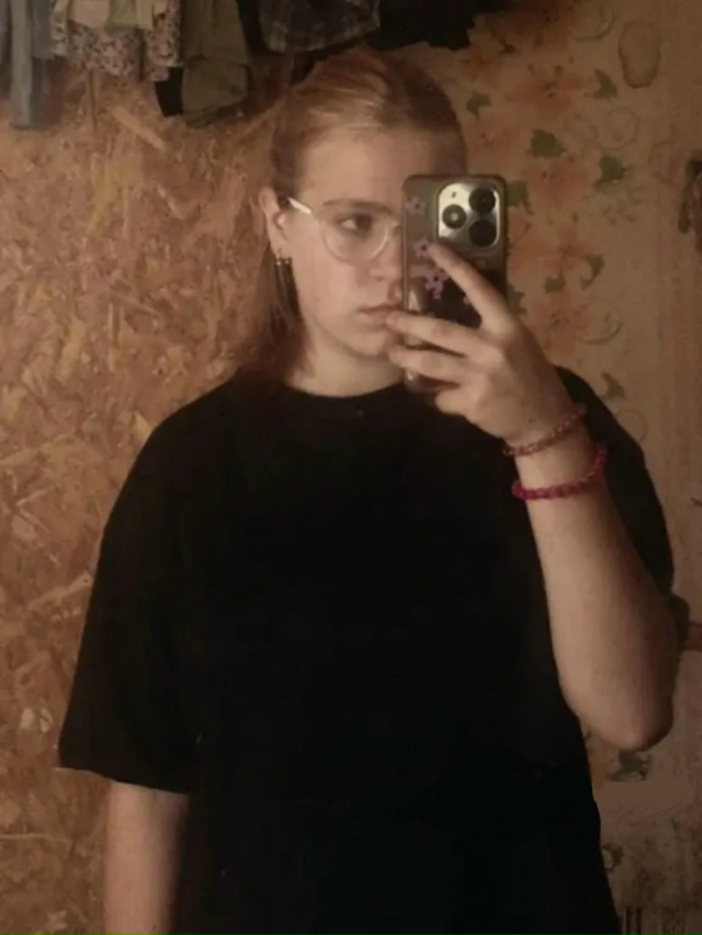 Потерян телефон TECNO SPARK 20C с картой сбер банка пол чехло?...