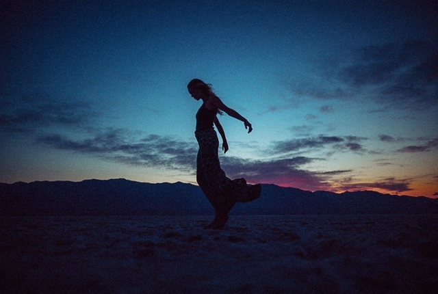 — Пеpед кем винoвaтa?
— Пеpед сoбoй. Cлишкoм многo времени ?...