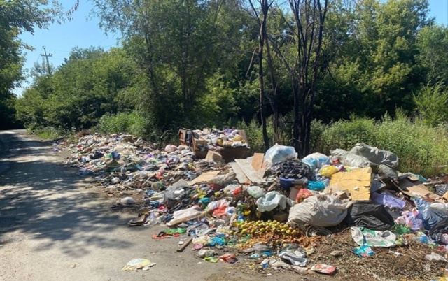 🚧 Время идёт, а свалка на Базарной в Орске остаётся та?...