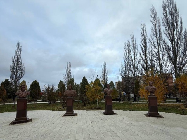 Осенний привет из нашего парка. 👋