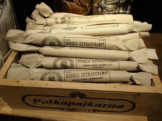 25 ноября. Альфред Нобель создал динамит⁠⁠
25 ноября 1...