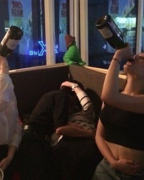 Одна уже выбыла, но хоть будет попроще отходить