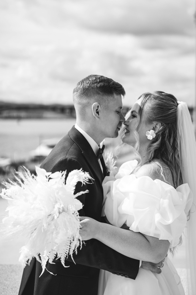 Решила тоже поделиться фотографиями с нашей свадьбы 16....