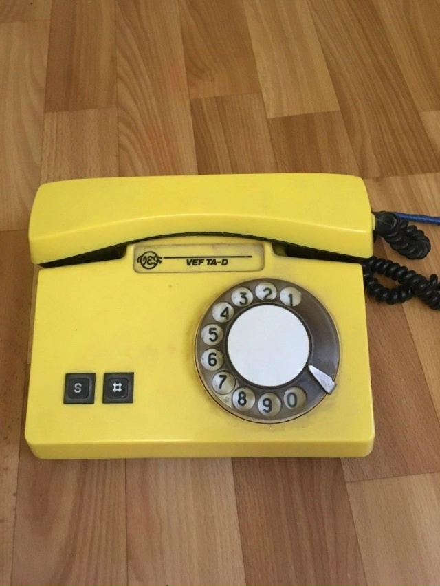Домашние телефоны сейчас вообще у кого-нибудь осталис?...