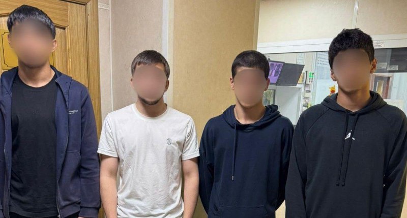 Брошенное с восьмого этажа яйцо отправило 16-летнюю девочку в нокаут больницу.
В Питере девушка ту