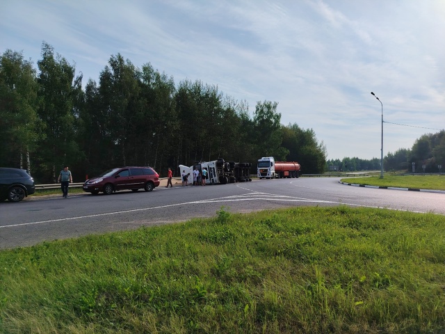 Доброе утро, на окружной на Брембольском кругу снова г?...
