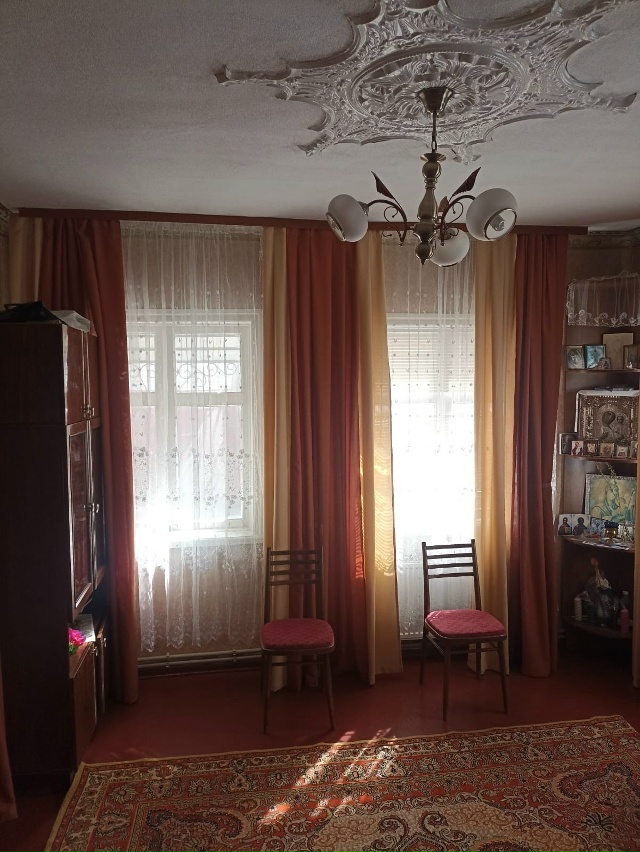 Продаётся дом в Свердловске,р-н Стройгородок,ул.Украин...