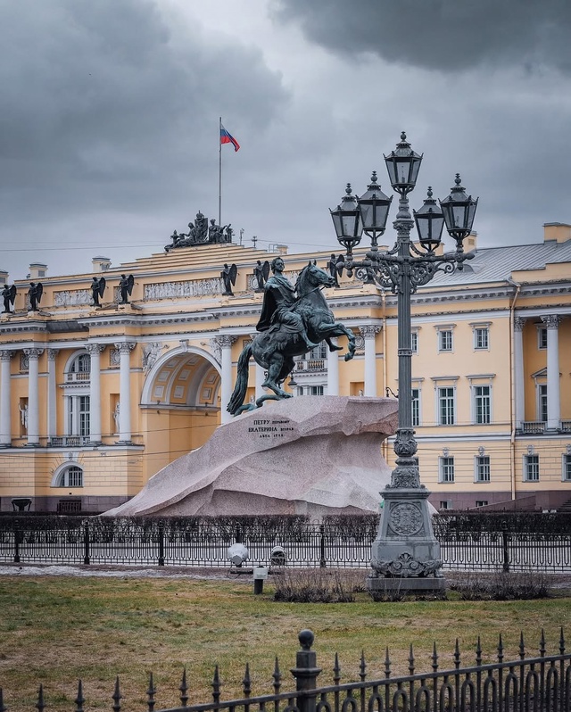 Санкт-Петербург ??