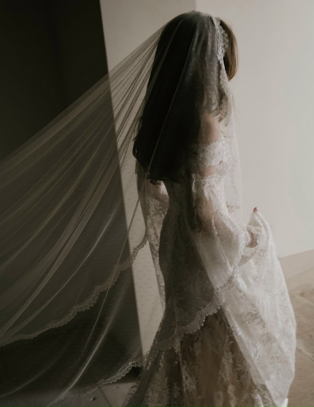 Свадебный образ Стеллы Бандерас 🤍
Давайте рассмотри?...