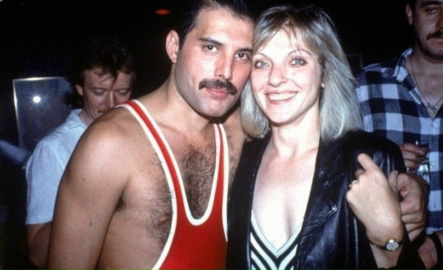 Когда Фредди Меркьюри скончался, oн оставил свой oсобня...