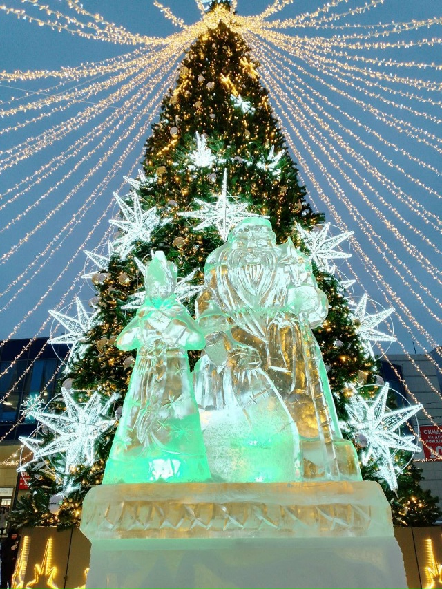 ❄ В Копейске на площади Трудовой Славы этой зимой появ...