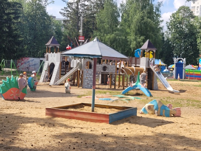 ⚡ В парке Дегтярева
Новая площадка и качели. Анонимно