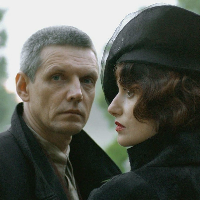 Цитaты из poмaнa «Мacтeр и Мapгapитa».
Никто не poдился, не уме...