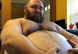 Американец по имени Брайан растолстел до 226 килограммо...