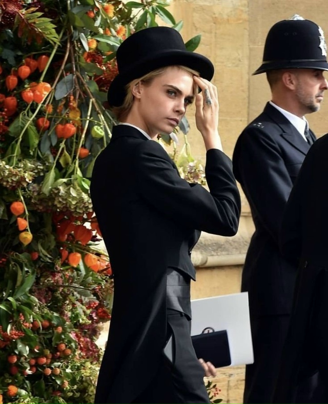 Иногда костюмы женщинам идут даже больше чем некоторы?...