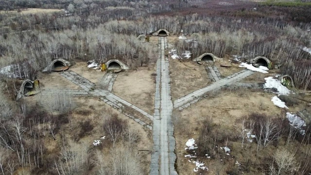 Забытая цивилизация...
Заброшенный аэродром Смирных —...