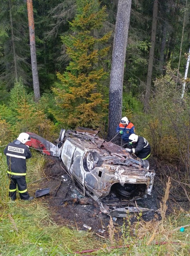 Новые фотки с сегодняшней смертельной аварии где поги?...
