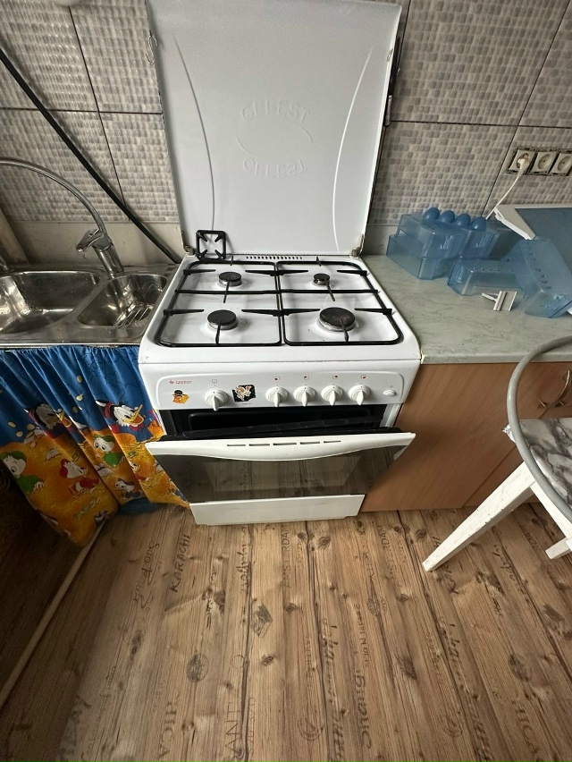 Продам мебель
Диван угловой бесплатно
Компьютерный с...