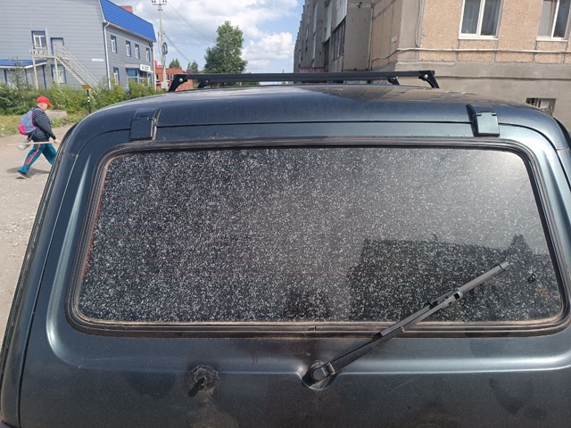 С 4 на 5 число кто то стрелял по машине, на восточной 8, ма...