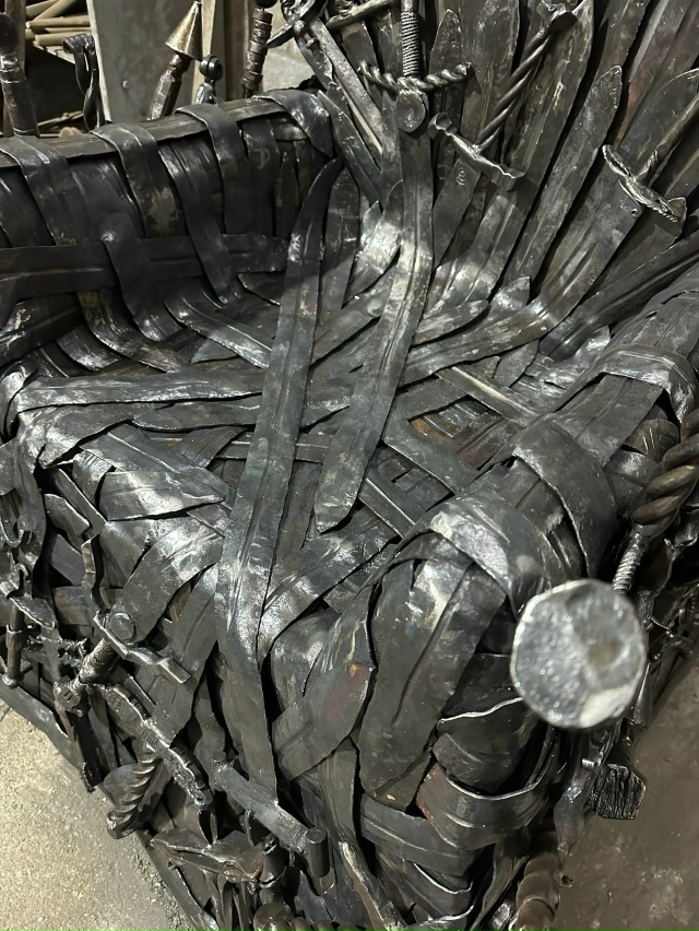 ⚔ В Кунгуре появился свой «Железный трон»!
⠀
Кузнец А...