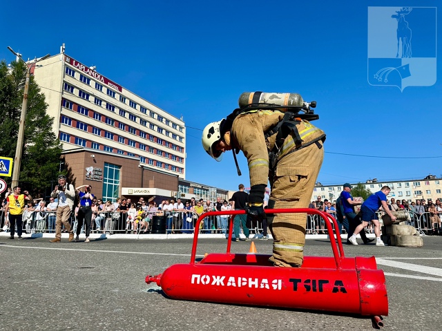 🔥«Пожарная тяга» снова в Мончегорске
Празднование Д?...