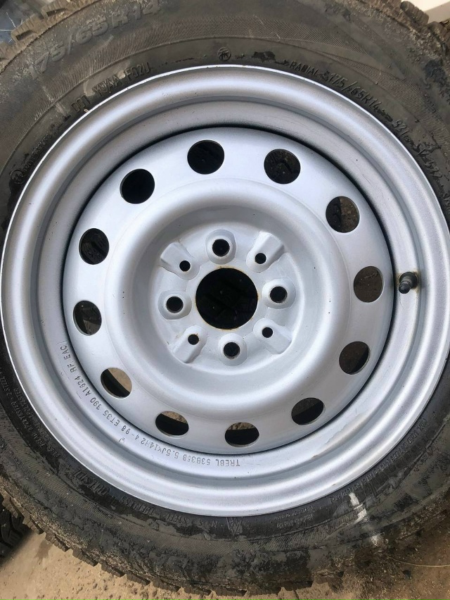 Продам ШТАМПОВАННЫЕ ДИСКИ ваз 14R ( Без резины )
Новые ди...