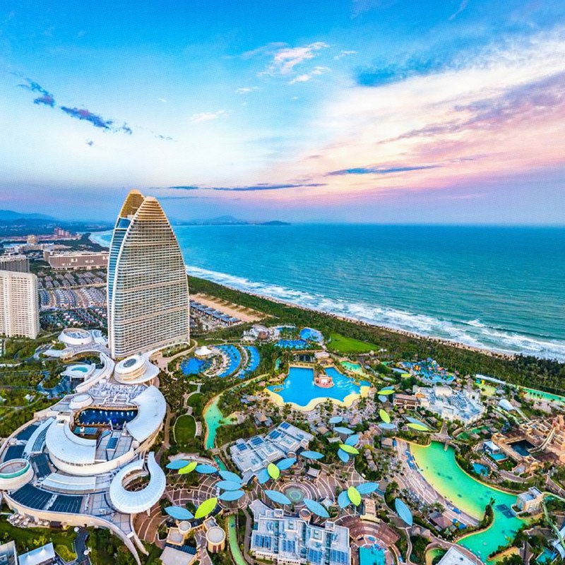 Китайский курорт Санья зимой превратился в местные Сочи: пляжи там почти полностью заняты отдыхающим