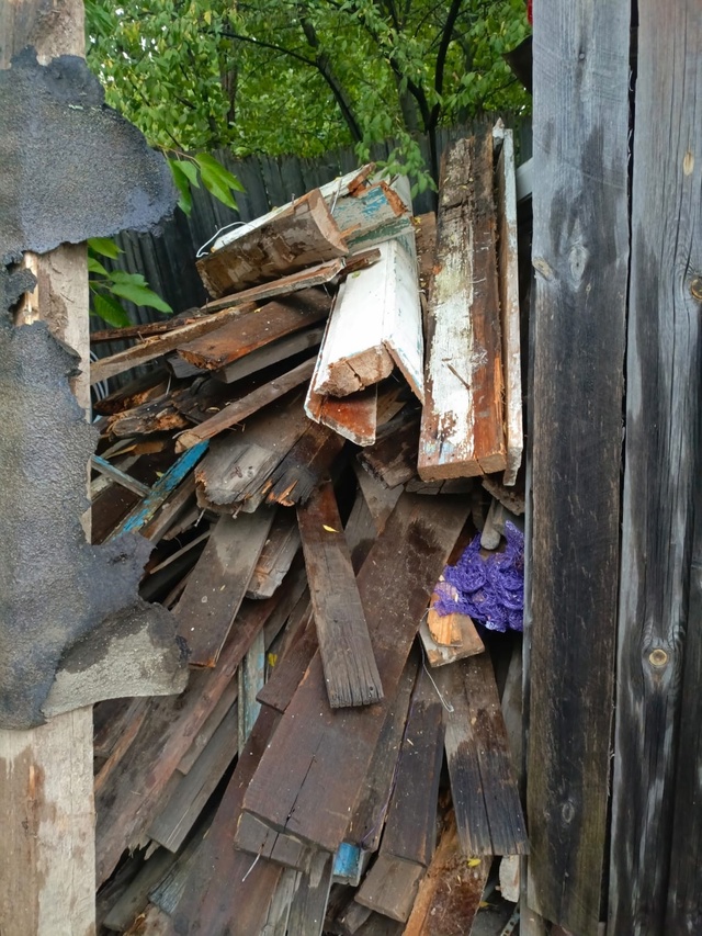 Отдам доски, не гнилые, на дрова, звонить 89094327855, самовы?...