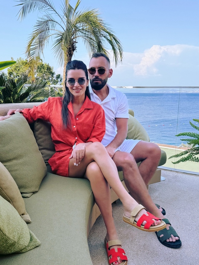 Молодожены наслаждаются медовым месяцем!
Ксения Боро?...