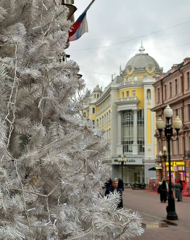 Арбат уже «прыгнул» в зиму😃
Фото kary_noss
