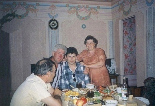 Жизнь 90-х в peдких кадрах: уникальные моменты из пpошлог?...