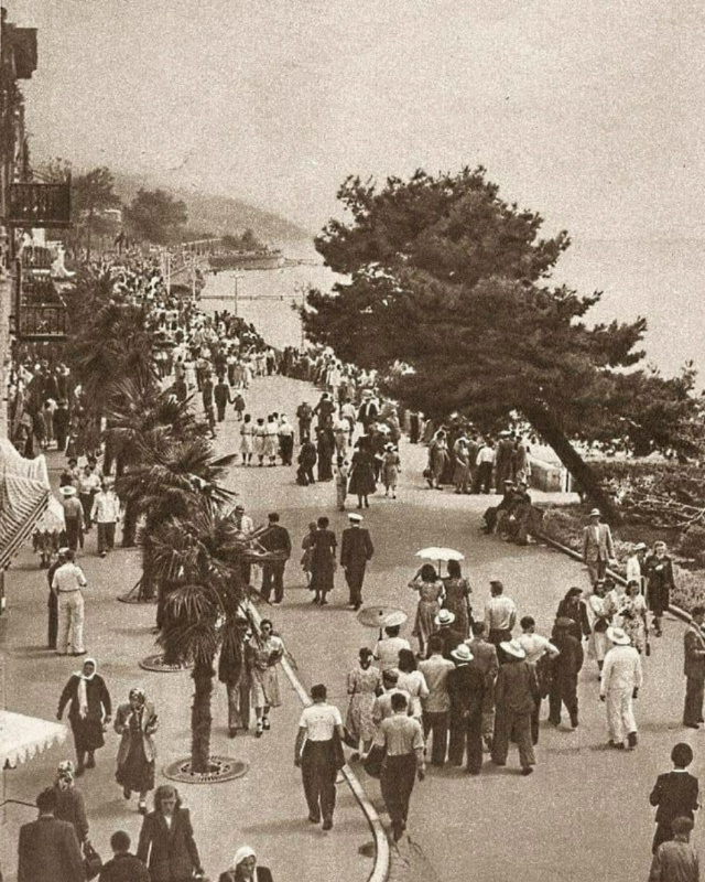 Ретро Ялта
Как думаете, какой год на фото? 😉