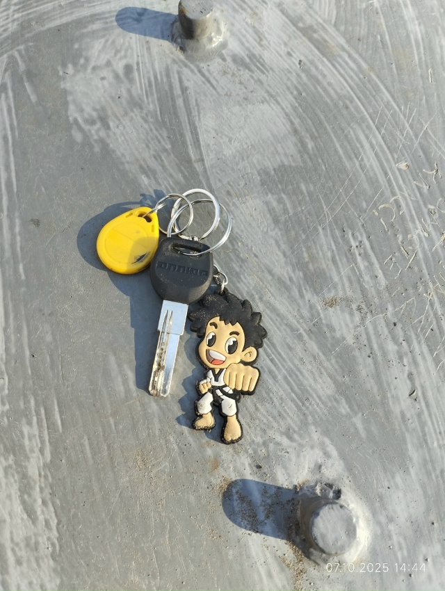 ЗДРАВСТВУЙТЕ НЕМНОГО НЕ ПО ТЕМЕ, КТО ПОТЕРЯЛ? НА СПОРТИ...