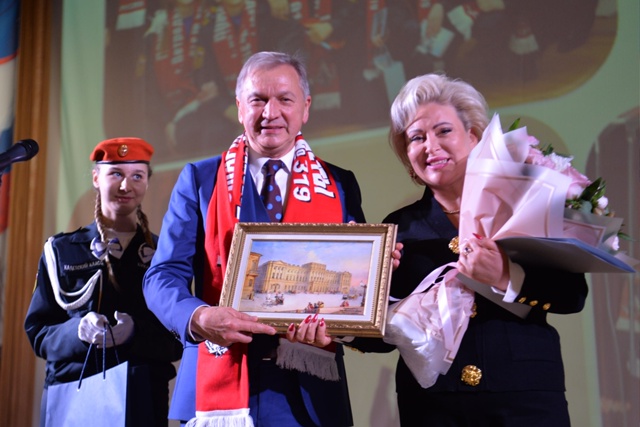 Они были первыми
20 лет назад один из первых кадетских...