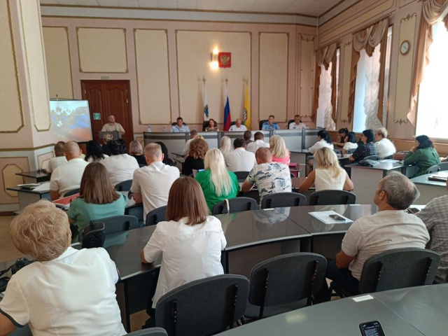 🔘В администрации Вольского муниципального района со?...
