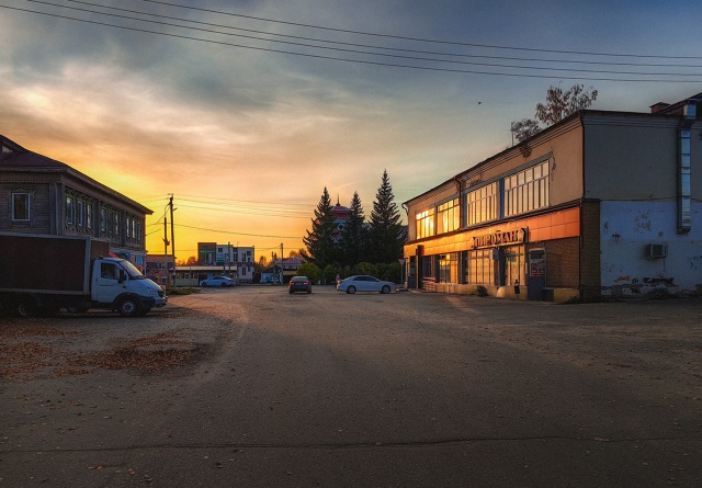 Вечернее осеннее ???
Huawei P60 Pro (lightroom)