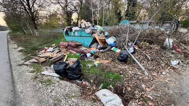 Стыд и позор,куда смотрит АДминистрация города?! Самая ...