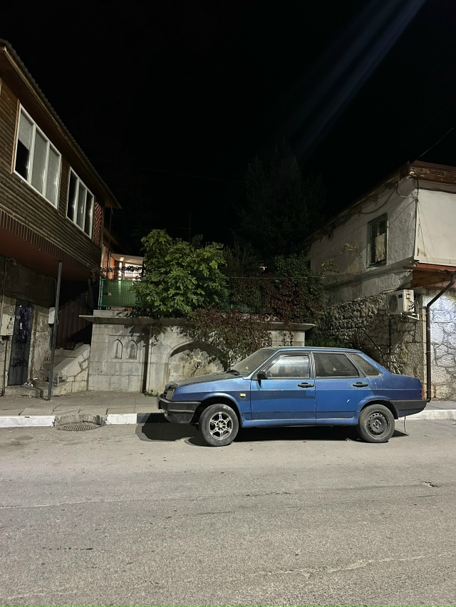 Прошу гос авто инспекцию города Ялты обратить внимани?...