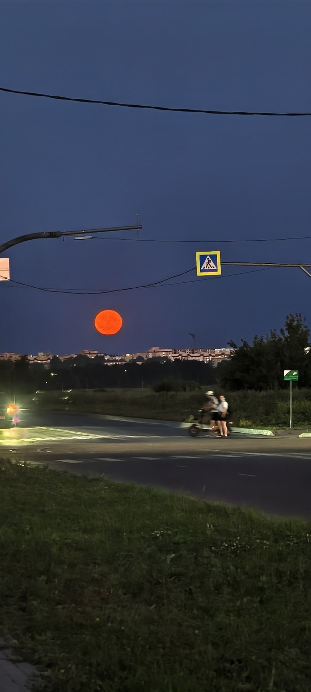 «Оленья Луна» взошла над Спутником 🌝