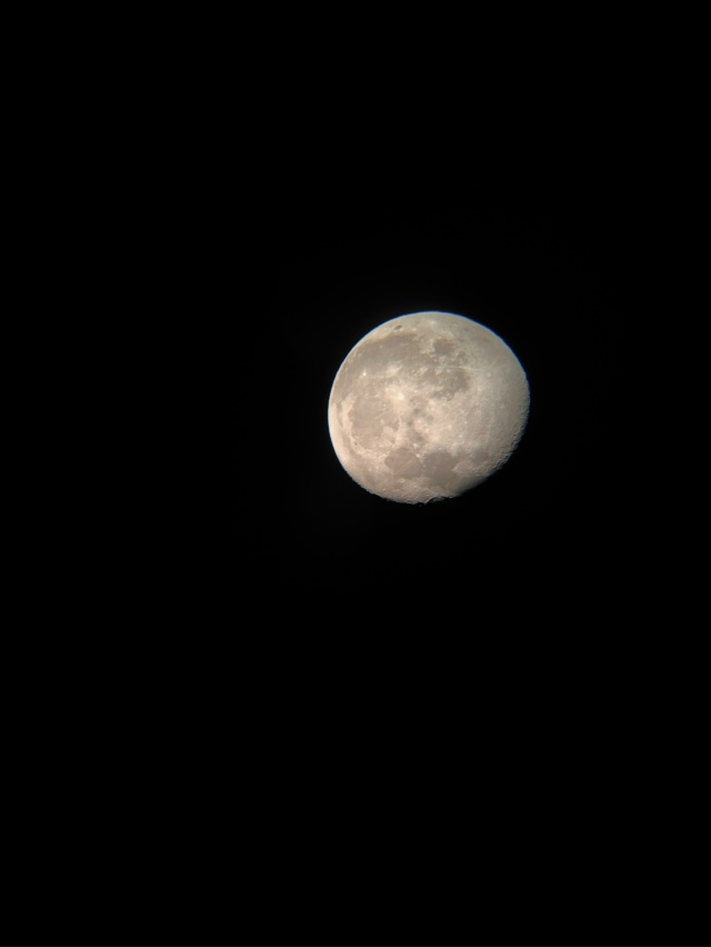 сегодняшняя луна в телескоп 🔭
анон