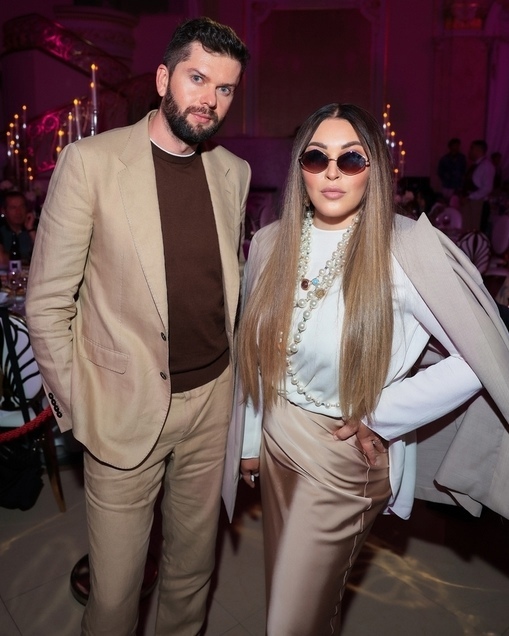 Держались за руки, обнимались и вместе уехали: Ирина Ду...