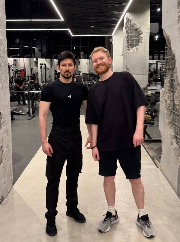 После того как подарил баночку спермы Поперечному
@givemetonru